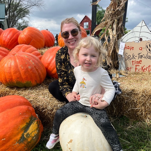 Meet your Posher, Meg - Picture 7 of 8